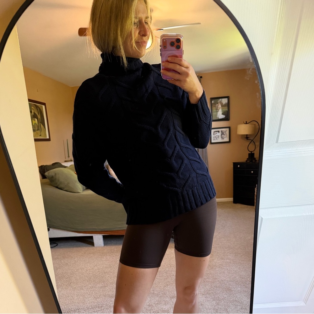 Wilfred Aritzia 100% merino wool sweater